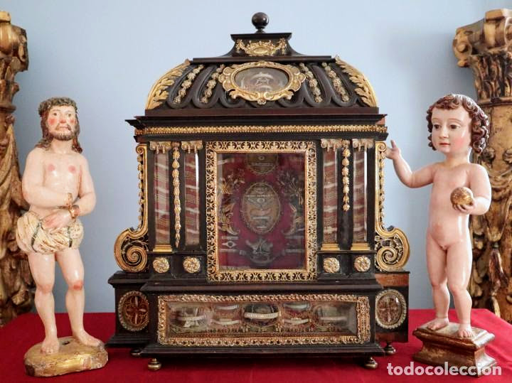 Cofre relicario de altar